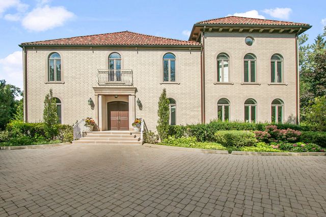 1015 Sheridan Road, Winnetka, IL 60093