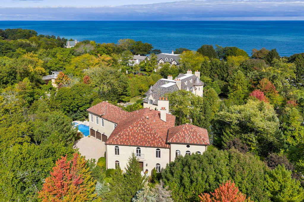 1015 Sheridan Road, Winnetka, IL 60093