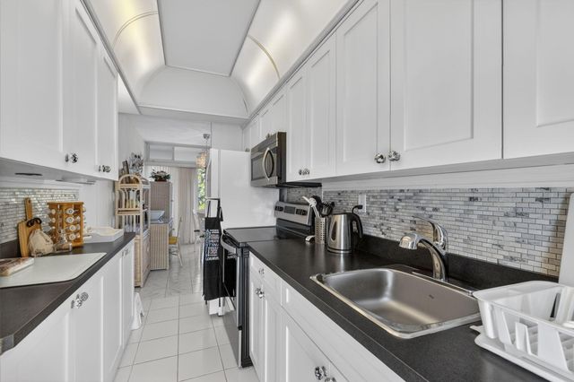 1221 Hillsboro Mile 23a, Hillsboro Beach, FL 33062