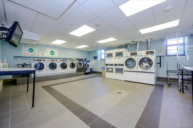25 W Broadway 417, Long Beach, NY 11561