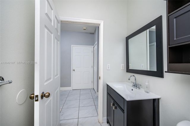 2750 NW 170th St, Miami Gardens, FL 33056