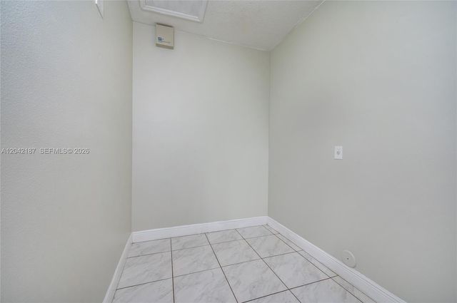 2750 NW 170th St, Miami Gardens, FL 33056