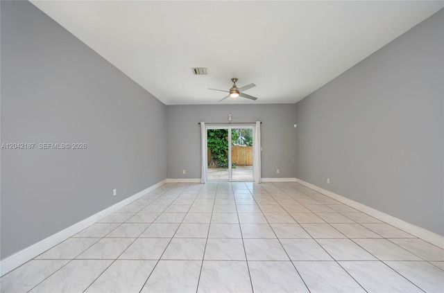 2750 NW 170th St, Miami Gardens, FL 33056