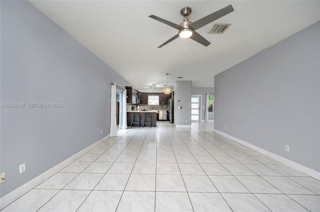 2750 NW 170th St, Miami Gardens, FL 33056