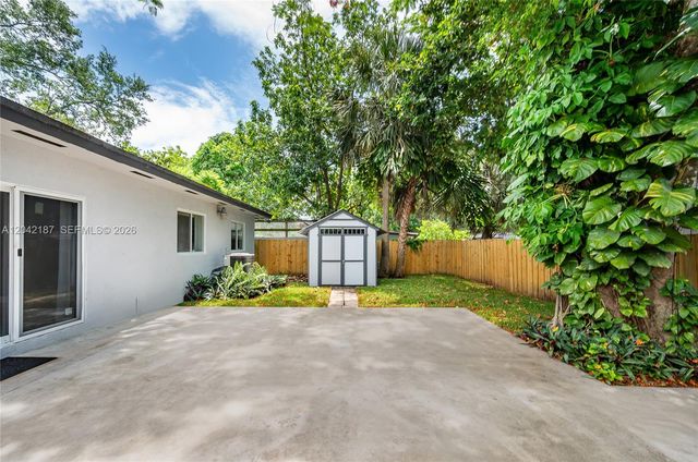 2750 NW 170th St, Miami Gardens, FL 33056