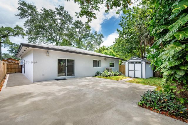 2750 NW 170th St, Miami Gardens, FL 33056