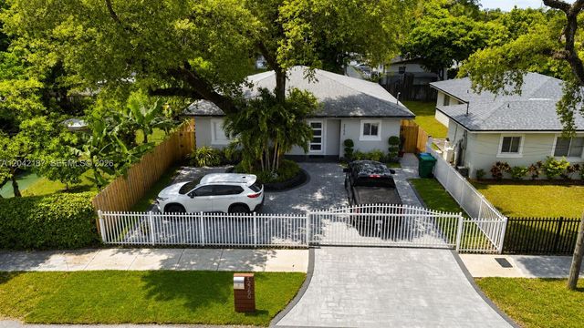 2750 NW 170th St, Miami Gardens, FL 33056