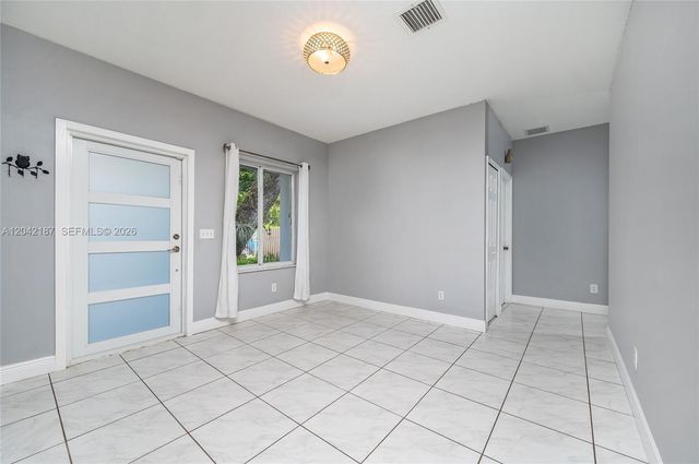 2750 NW 170th St, Miami Gardens, FL 33056