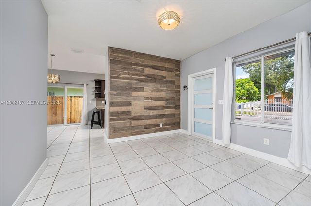 2750 NW 170th St, Miami Gardens, FL 33056