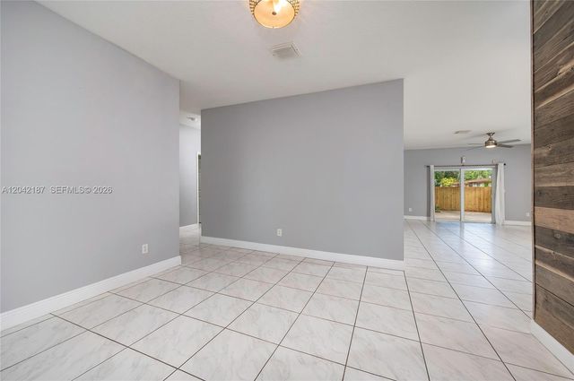 2750 NW 170th St, Miami Gardens, FL 33056