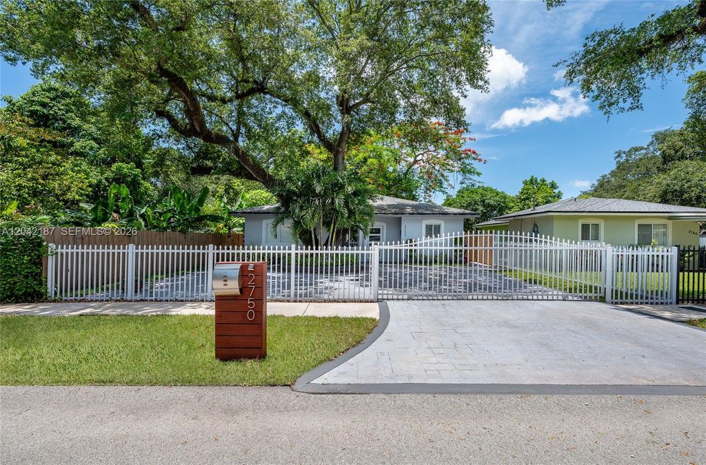 2750 NW 170th St, Miami Gardens, FL 33056