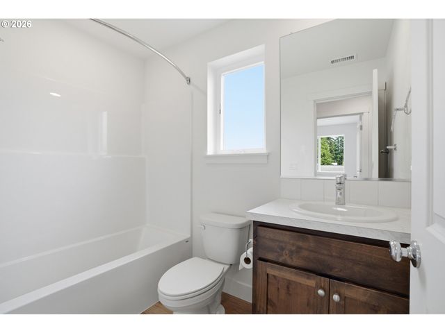 6204 Ne 43RD St, Vancouver, WA 98661