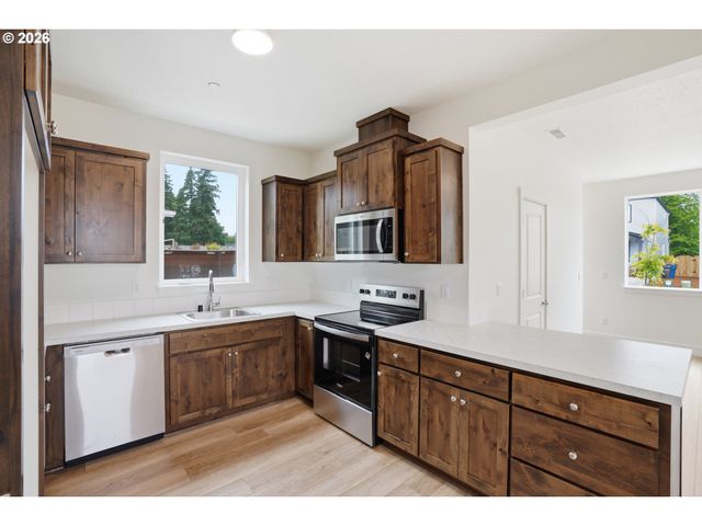 6204 Ne 43RD St, Vancouver, WA 98661