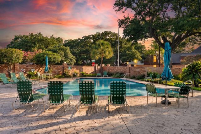 1601 S Shepherd Drive 243, Houston, TX 77019