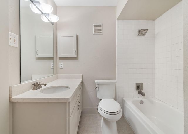 1601 S Shepherd Drive 243, Houston, TX 77019