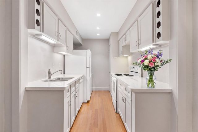 1601 S Shepherd Drive 243, Houston, TX 77019