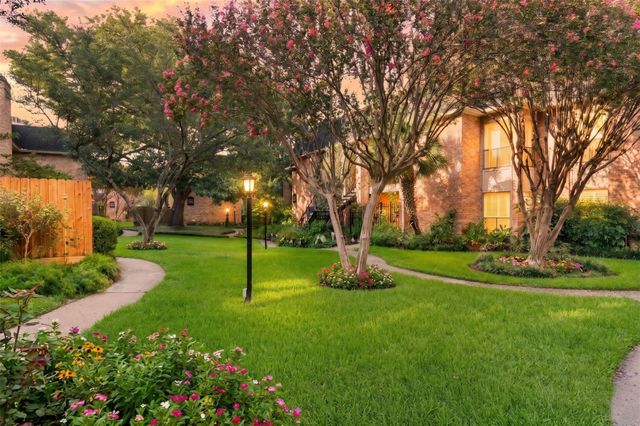 1601 S Shepherd Drive 243, Houston, TX 77019