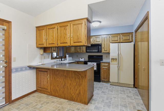 1020 ARBOR RIDGE Circle, Council Bluffs, IA 51503