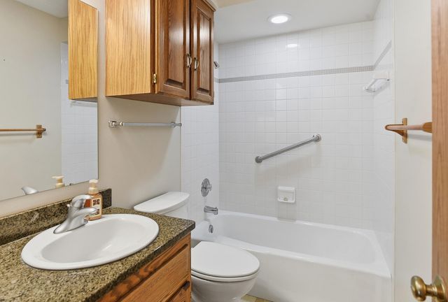 1020 ARBOR RIDGE Circle, Council Bluffs, IA 51503