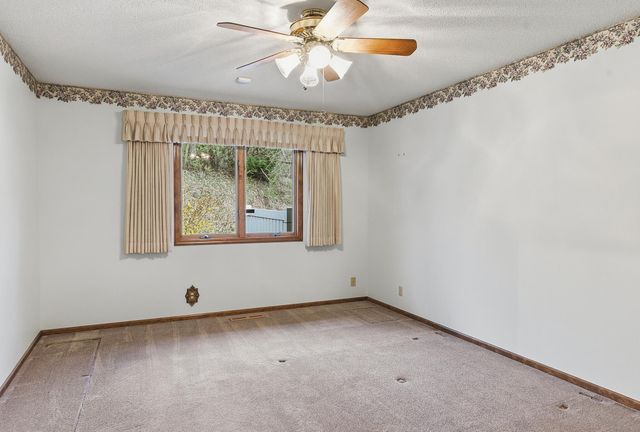 1020 ARBOR RIDGE Circle, Council Bluffs, IA 51503