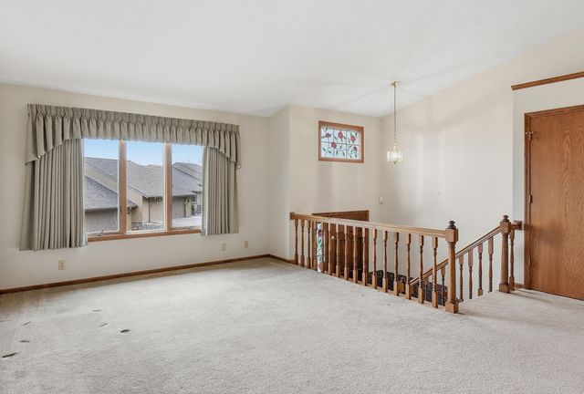 1020 ARBOR RIDGE Circle, Council Bluffs, IA 51503