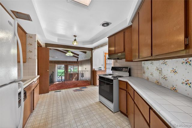 17198 Macarthur Street, Redford, MI 48240