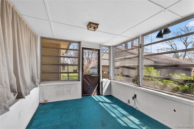 17198 Macarthur Street, Redford, MI 48240