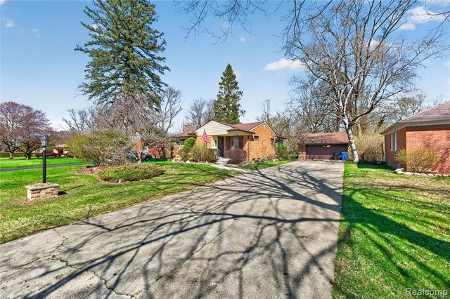 17198 Macarthur Street, Redford, MI 48240