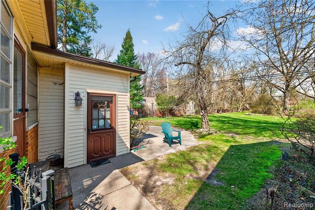 17198 Macarthur Street, Redford, MI 48240