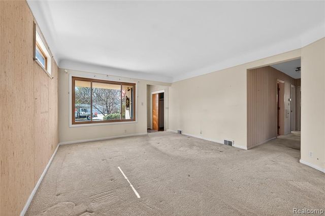 17198 Macarthur Street, Redford, MI 48240