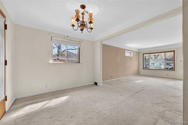 17198 Macarthur Street, Redford, MI 48240