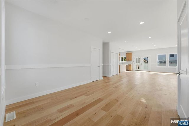 588 Maple Avenue, Saddle Brook, NJ 07663