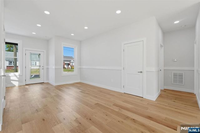 588 Maple Avenue, Saddle Brook, NJ 07663