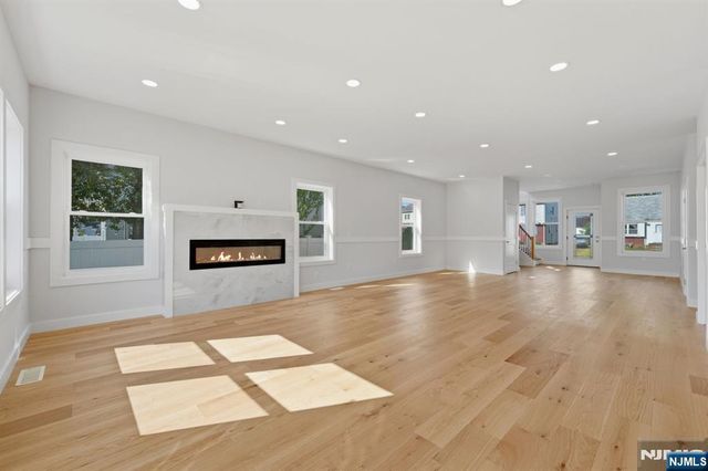 588 Maple Avenue, Saddle Brook, NJ 07663