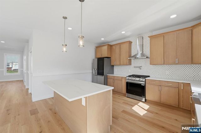 588 Maple Avenue, Saddle Brook, NJ 07663