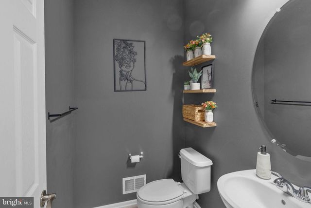 315 HARBOUR BLVD, Cinnaminson, NJ 08077