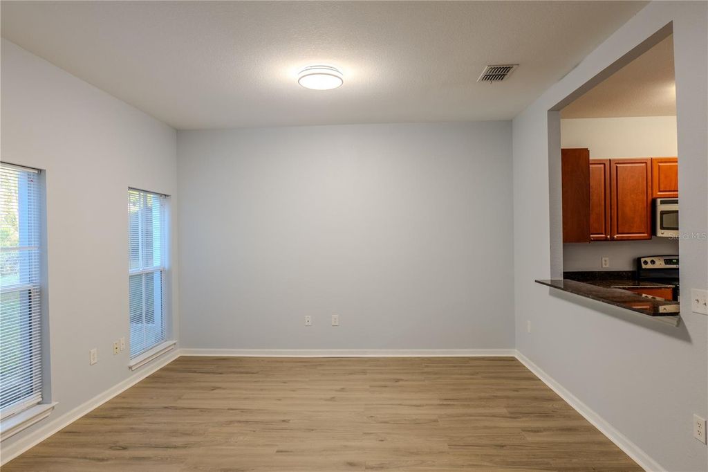 Image 6 of property listing at 8208 DOWNPATRICK COURT, Tampa, FL 33610