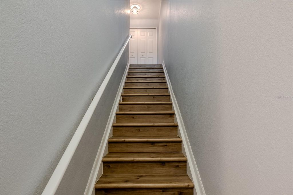 Image 8 of property listing at 8208 DOWNPATRICK COURT, Tampa, FL 33610