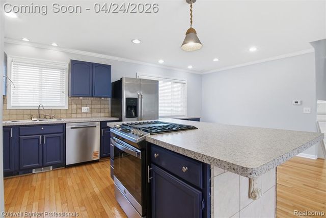 470 Crystalia Street, Commerce Twp, MI 48382