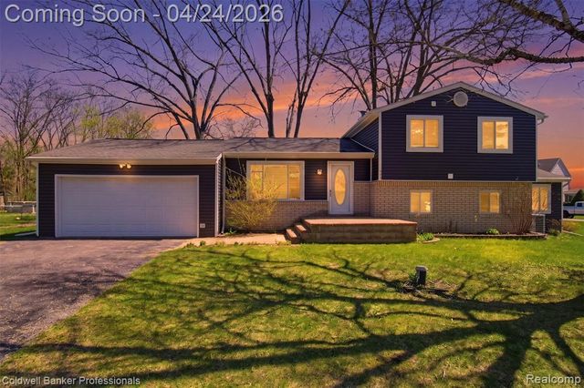 470 Crystalia Street, Commerce Twp, MI 48382