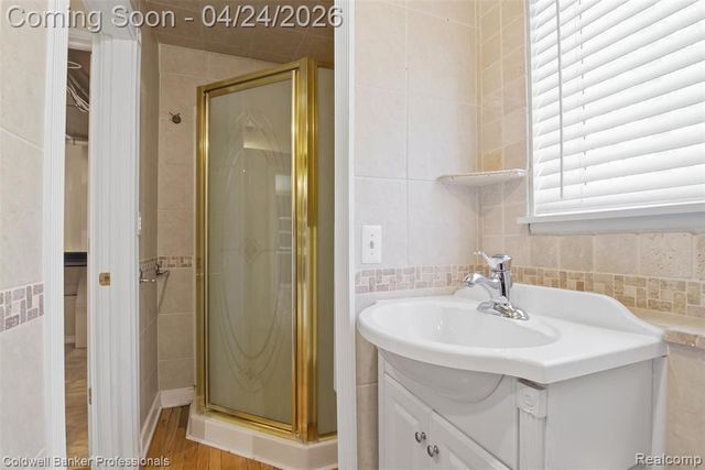 470 Crystalia Street, Commerce Twp, MI 48382