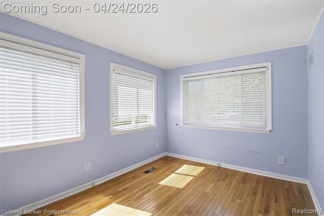 470 Crystalia Street, Commerce Twp, MI 48382