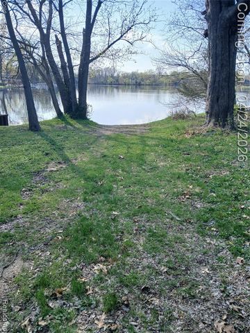 470 Crystalia Street, Commerce Twp, MI 48382