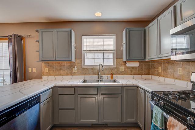 6717 Blackstone Circle, Portage, IN 46368