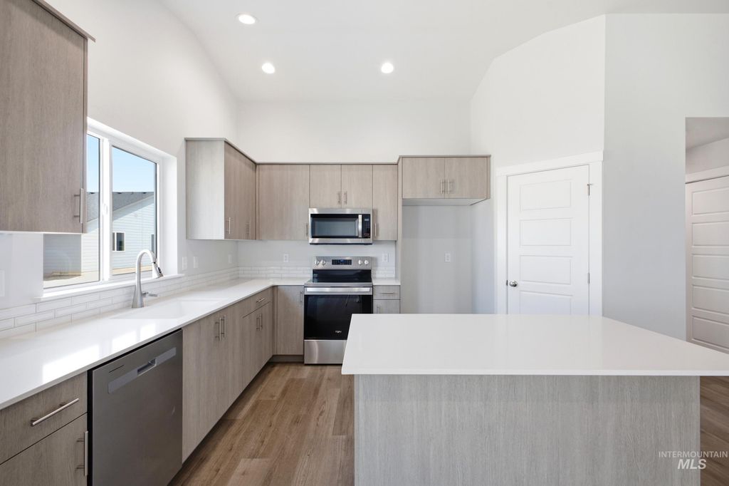 18392 N Calla Lily Ave, Nampa, ID 83687 photo 4