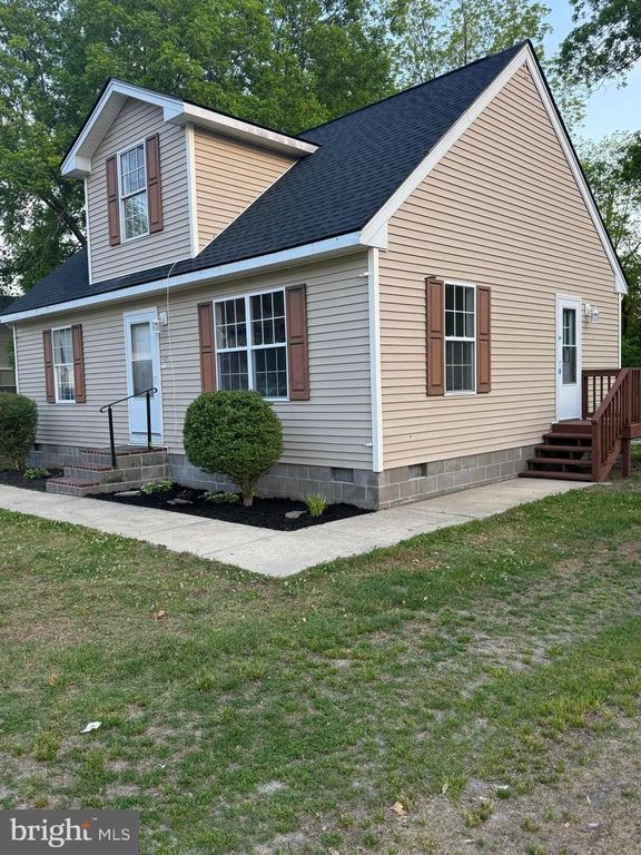 Image 2 of property listing at 420 OXFORD ST, Pocomoke City, MD 21851