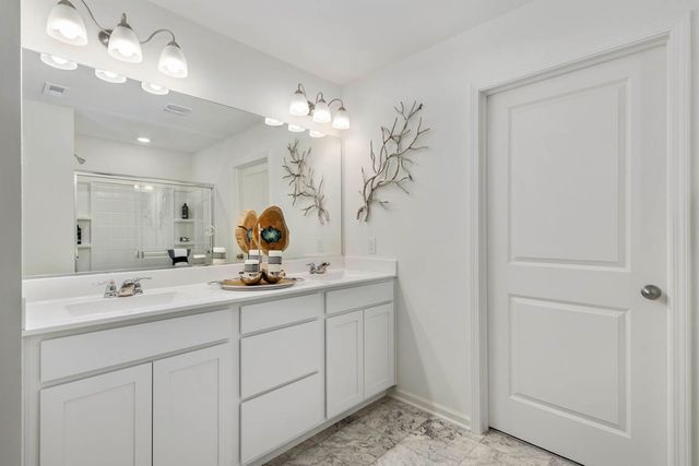 1030 Emerald Drive, Montgomery, IL 60538