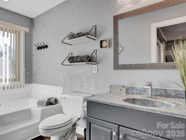 14526 Waterside Drive, Charlotte, NC 28278