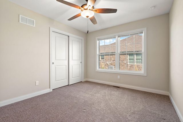 350 Waterford Circle N, Schererville, IN 46375