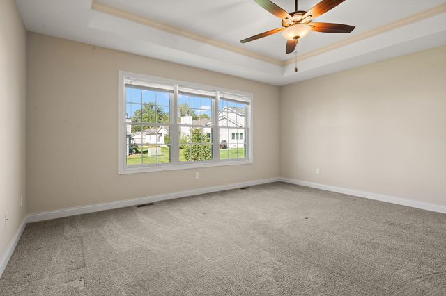 350 Waterford Circle N, Schererville, IN 46375